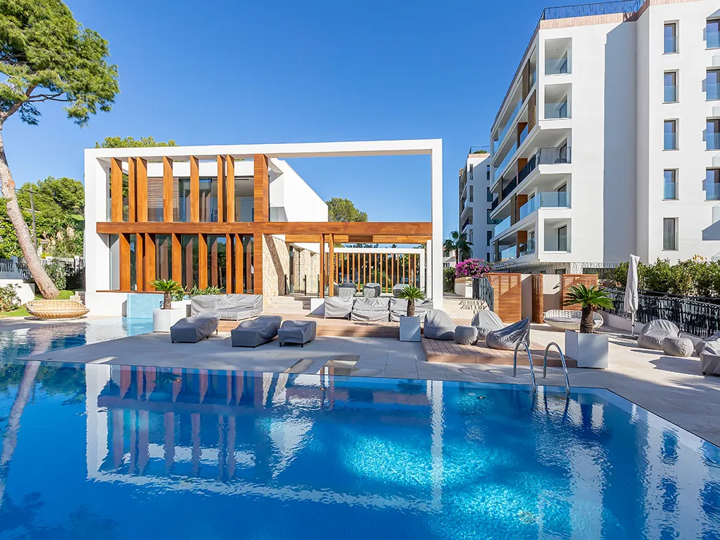 Apartament de luxe amb jardí i piscina privada, amb vista al mar-16