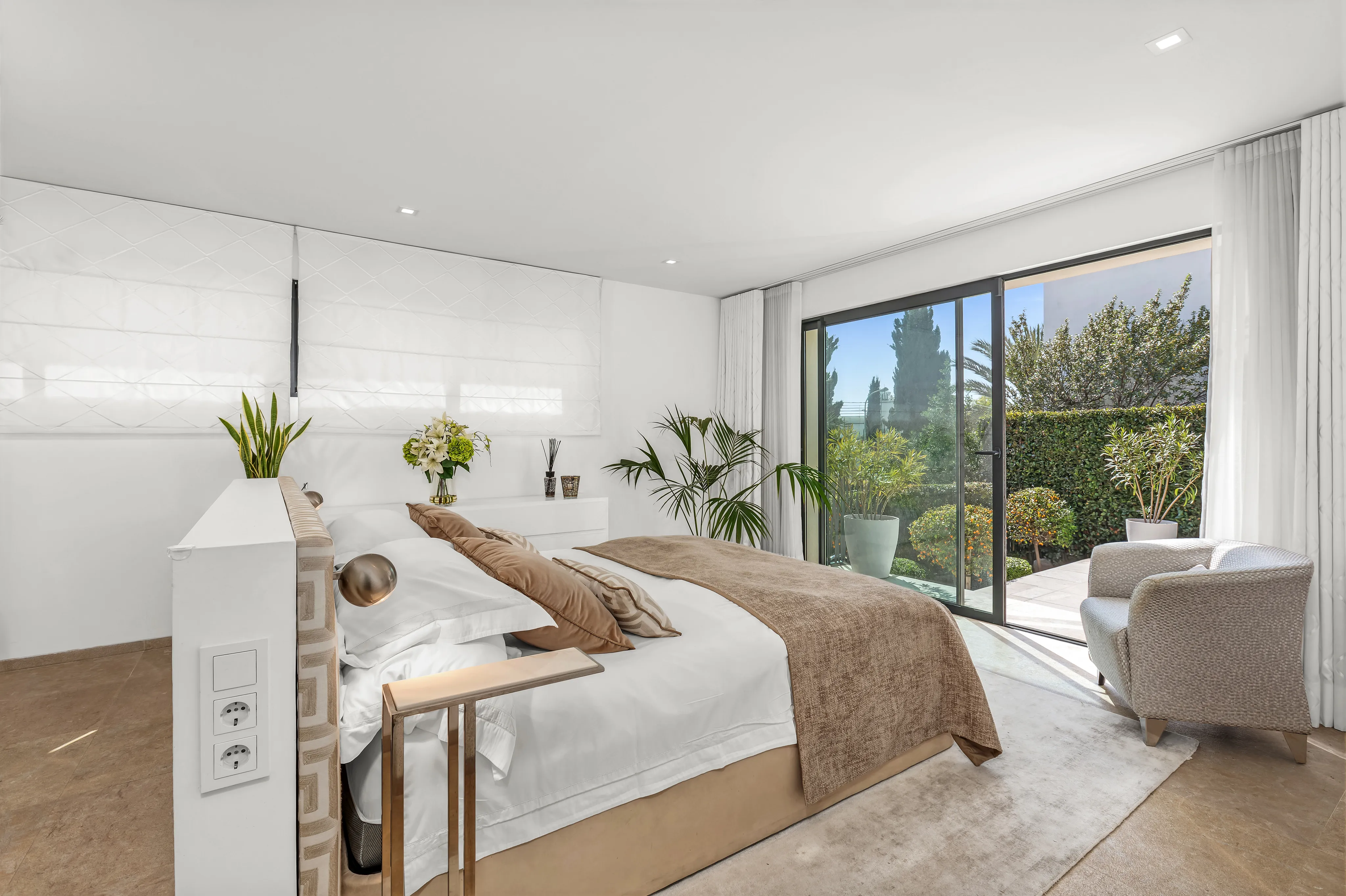 Apartament de luxe amb jardí i piscina privada, amb vista al mar-7