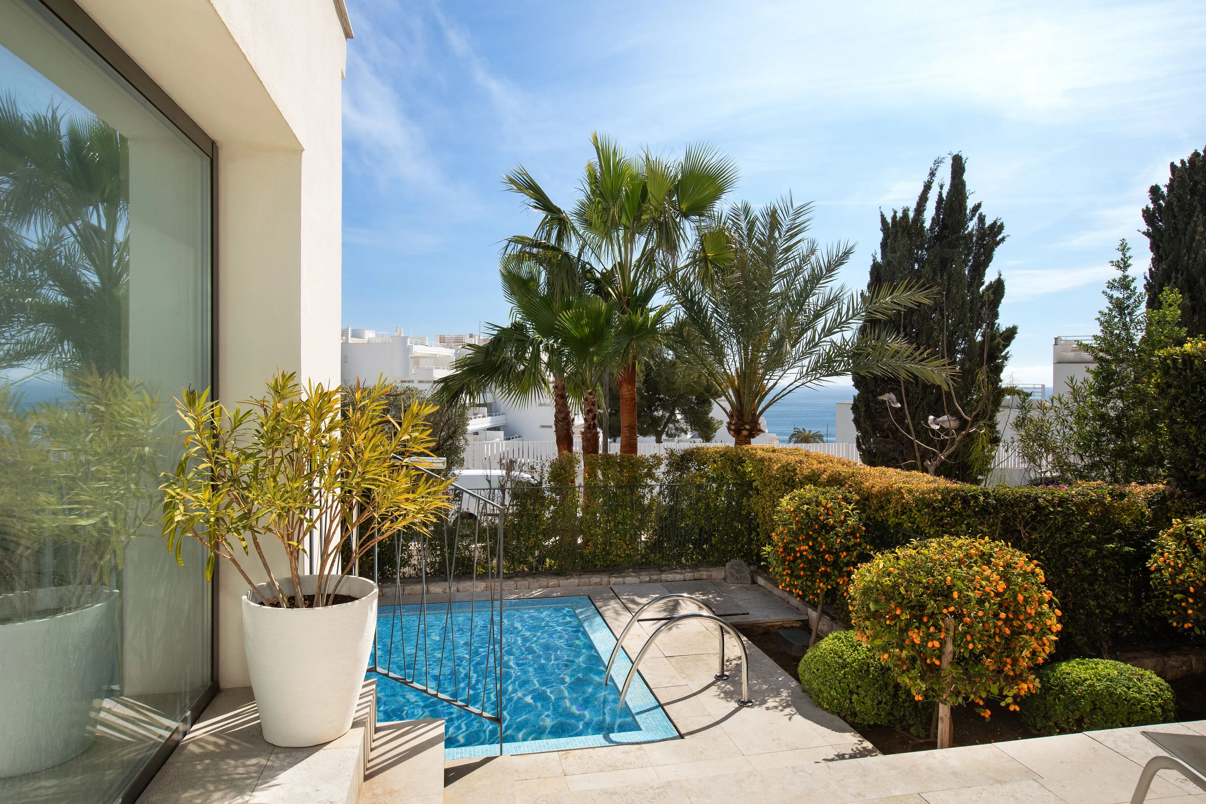 Apartament de luxe amb jardí i piscina privada, amb vista al mar-15