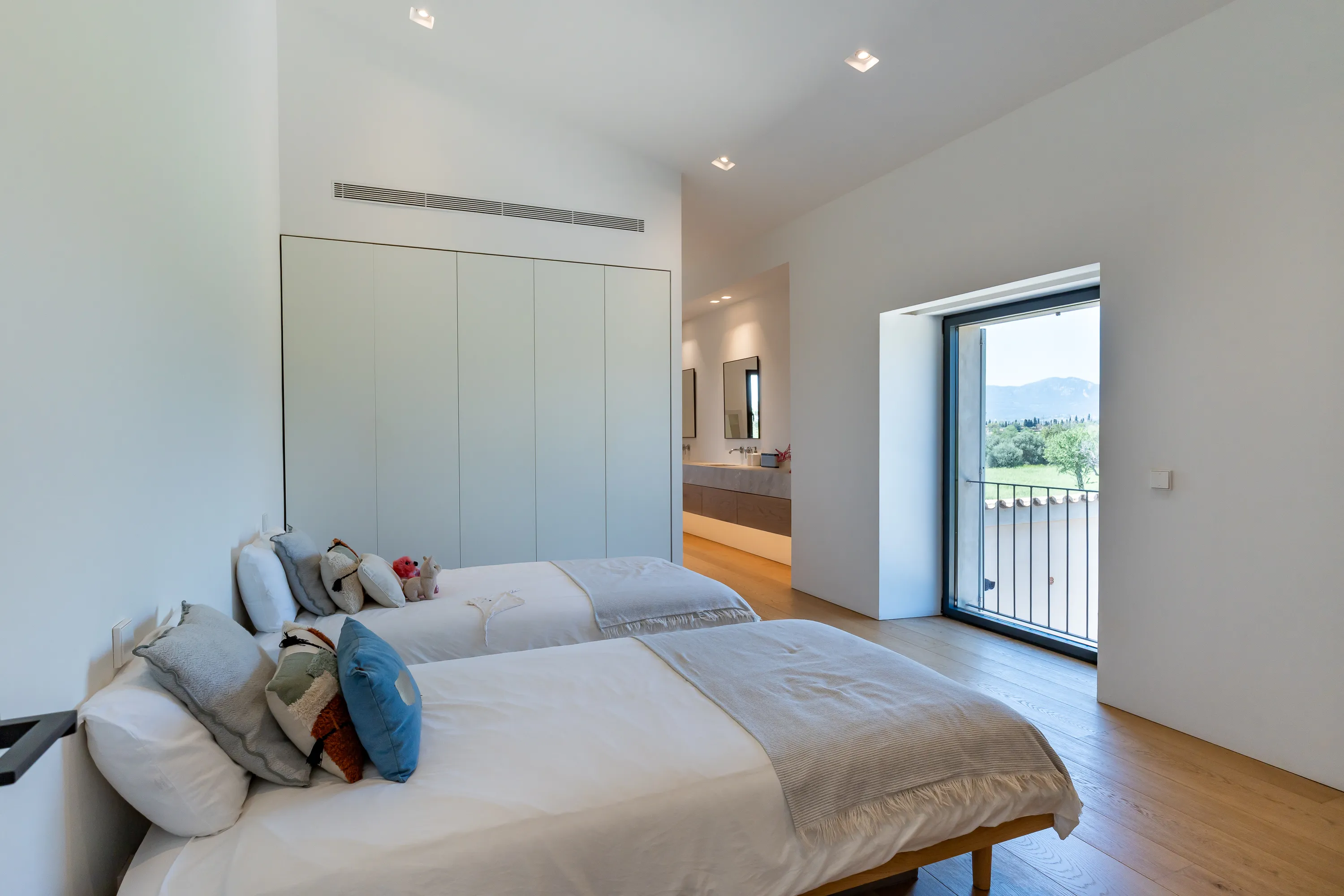 Beautiful Renovated Country House with Stables in Marratxi-16