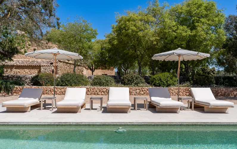 Autentica casa di campagna ristrutturata a Llubi