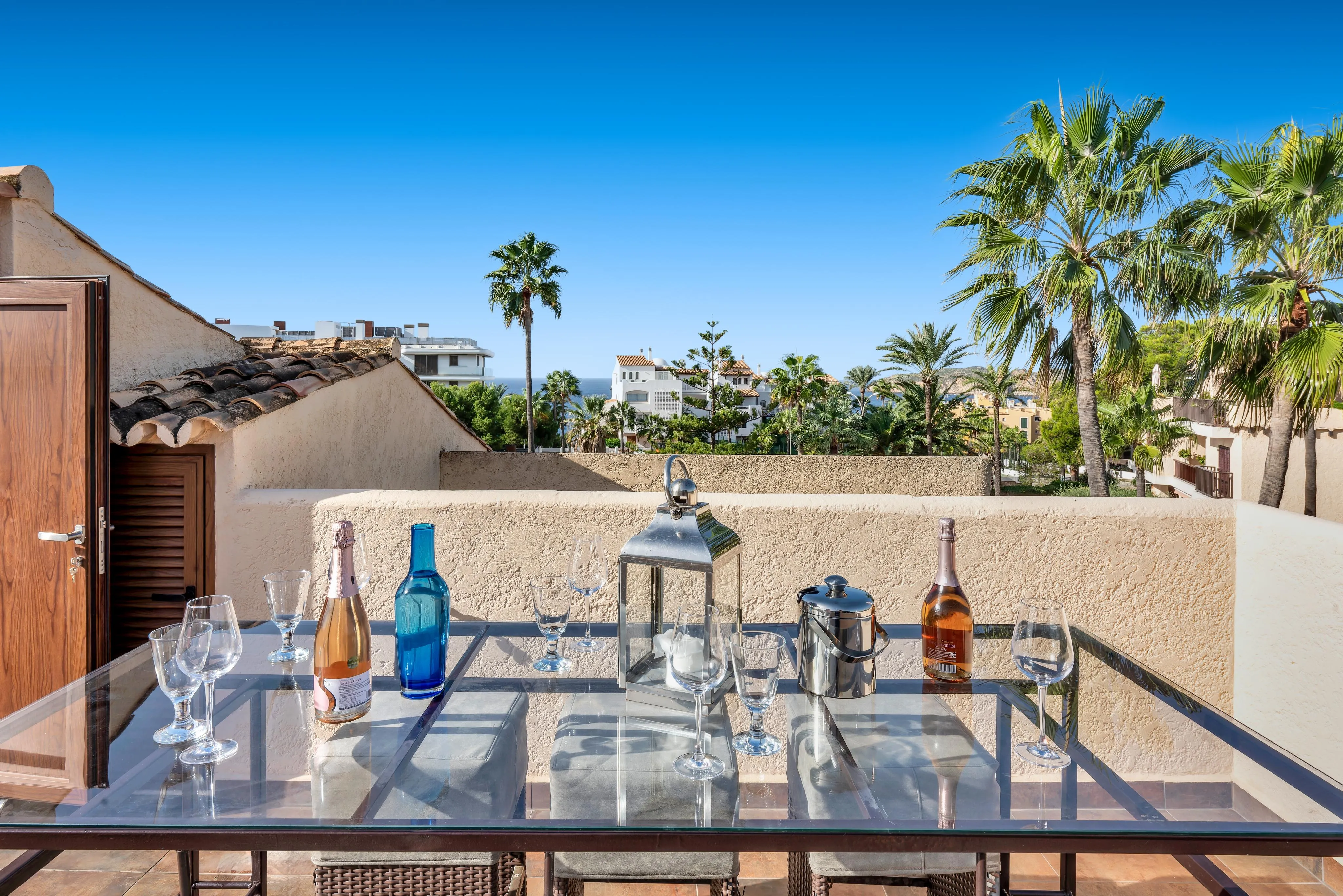 Ático soleado con vistas al mar y terraza privada en la azotea-18