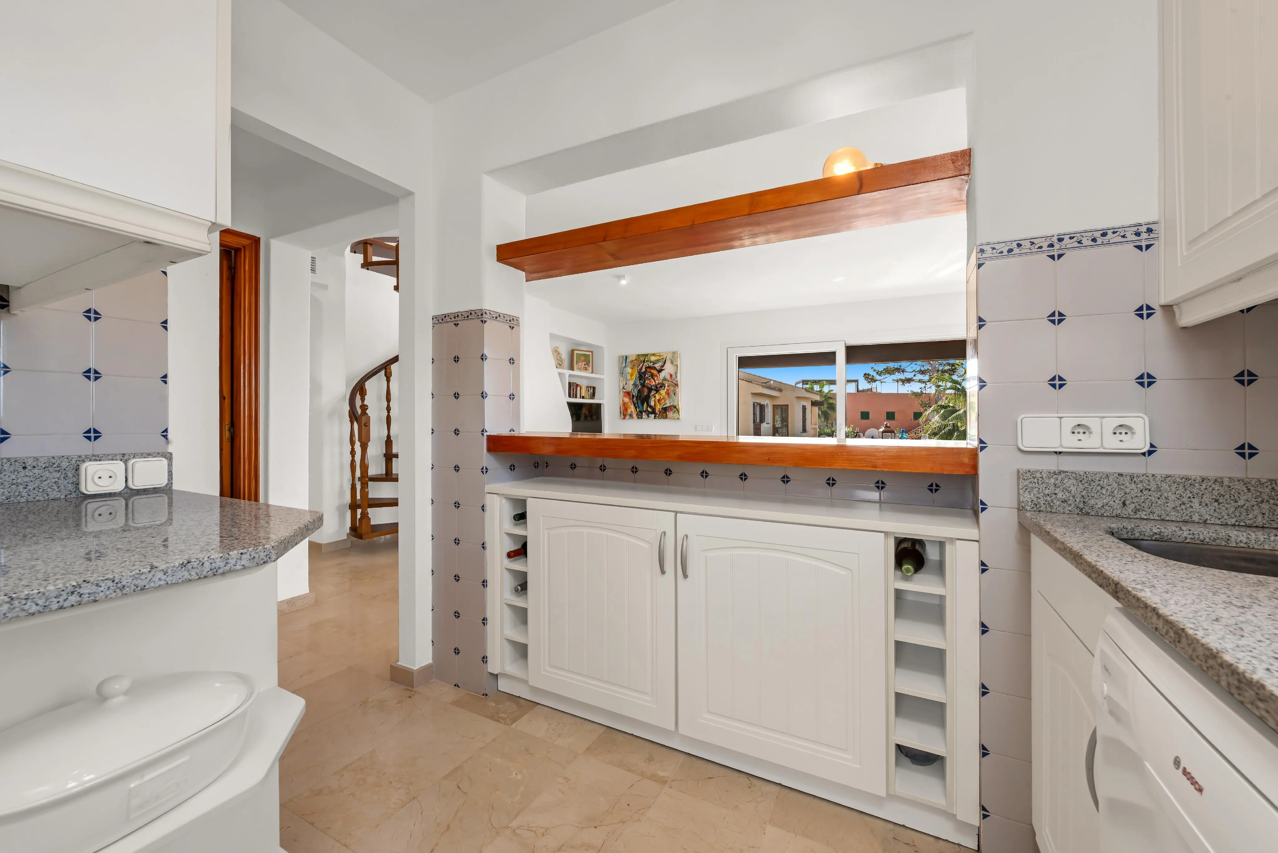 Apartament assolellat amb vista al mar i terrassa privada en el terrat-10