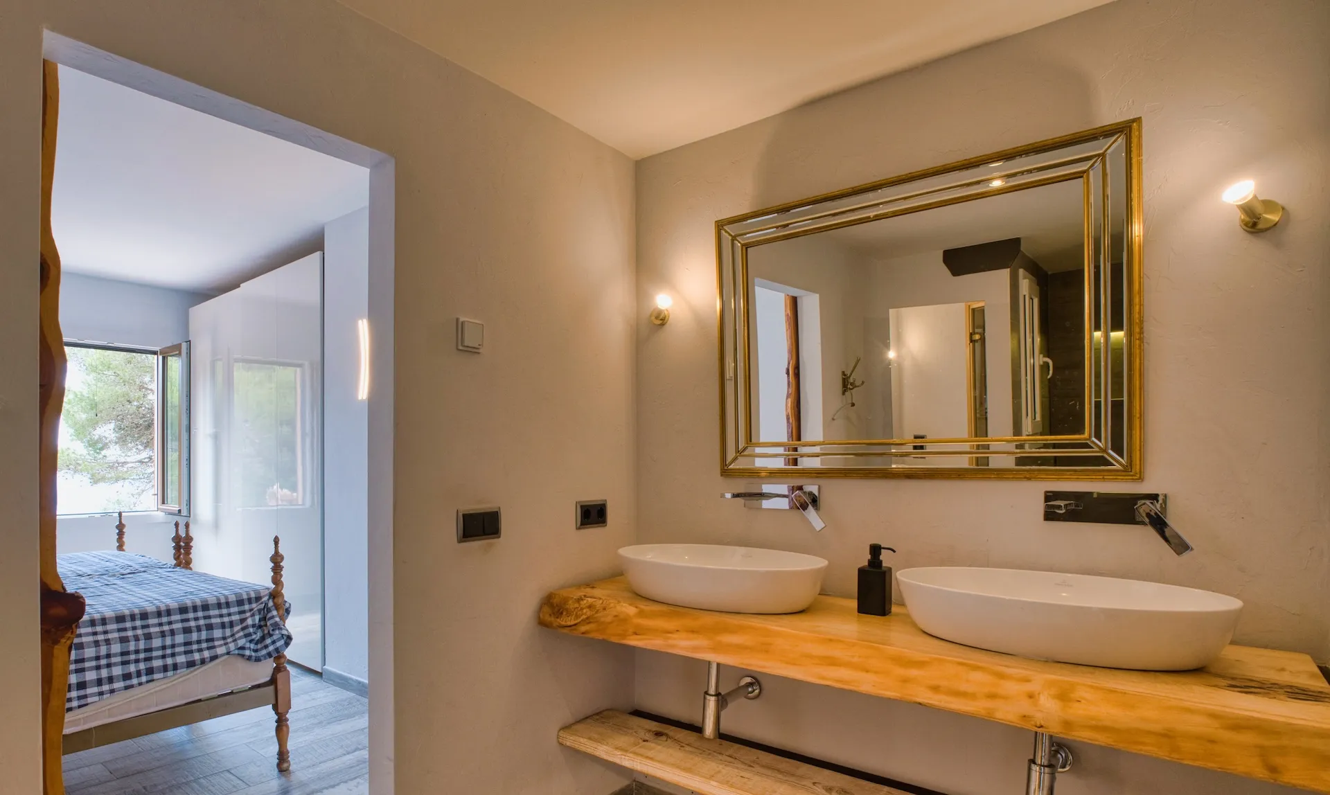 Modernisiertes Apartment in erster Meereslinie mit direktem Meerzugang-9