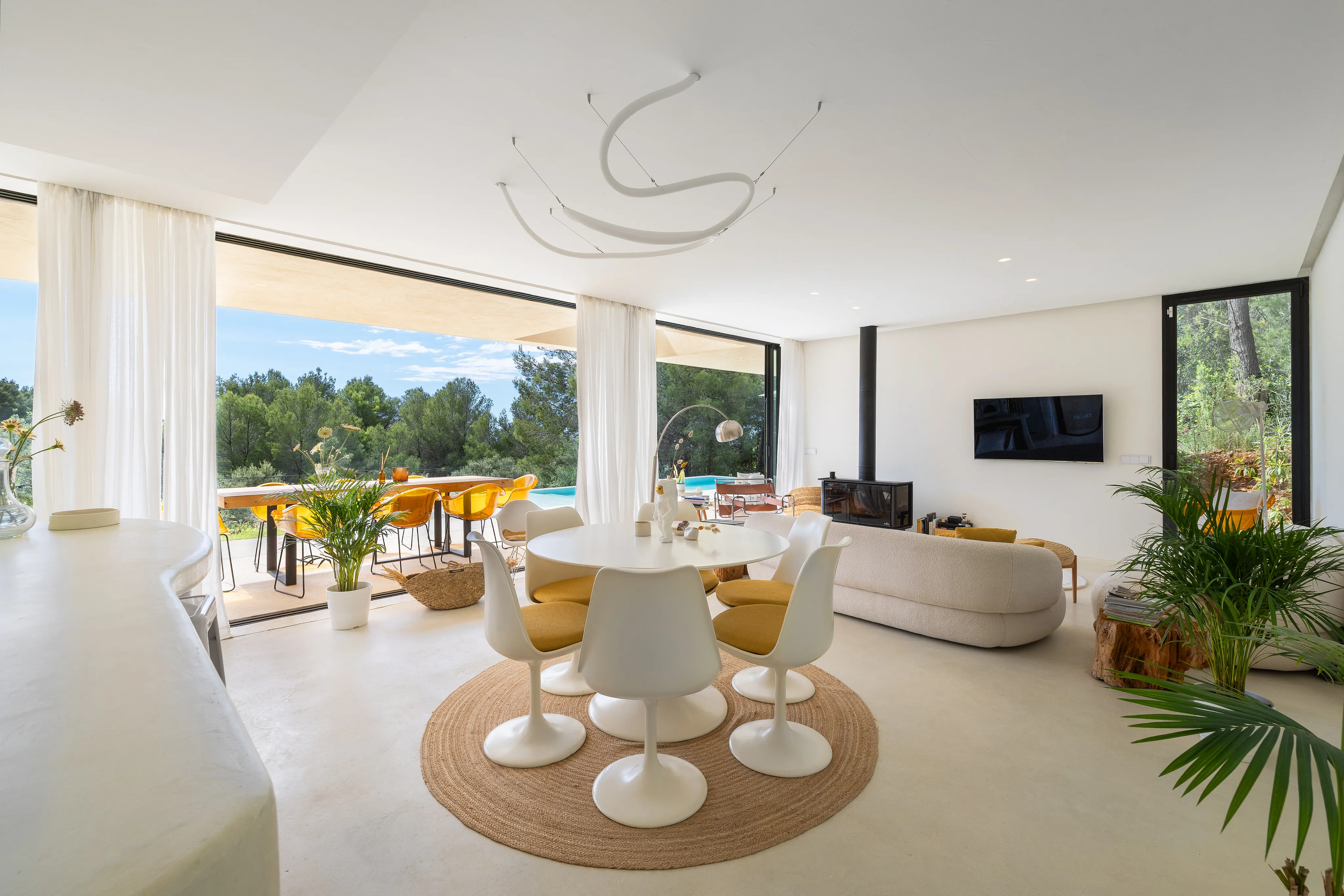 Retro-moderne villa met uitzicht in Sa Coma-8