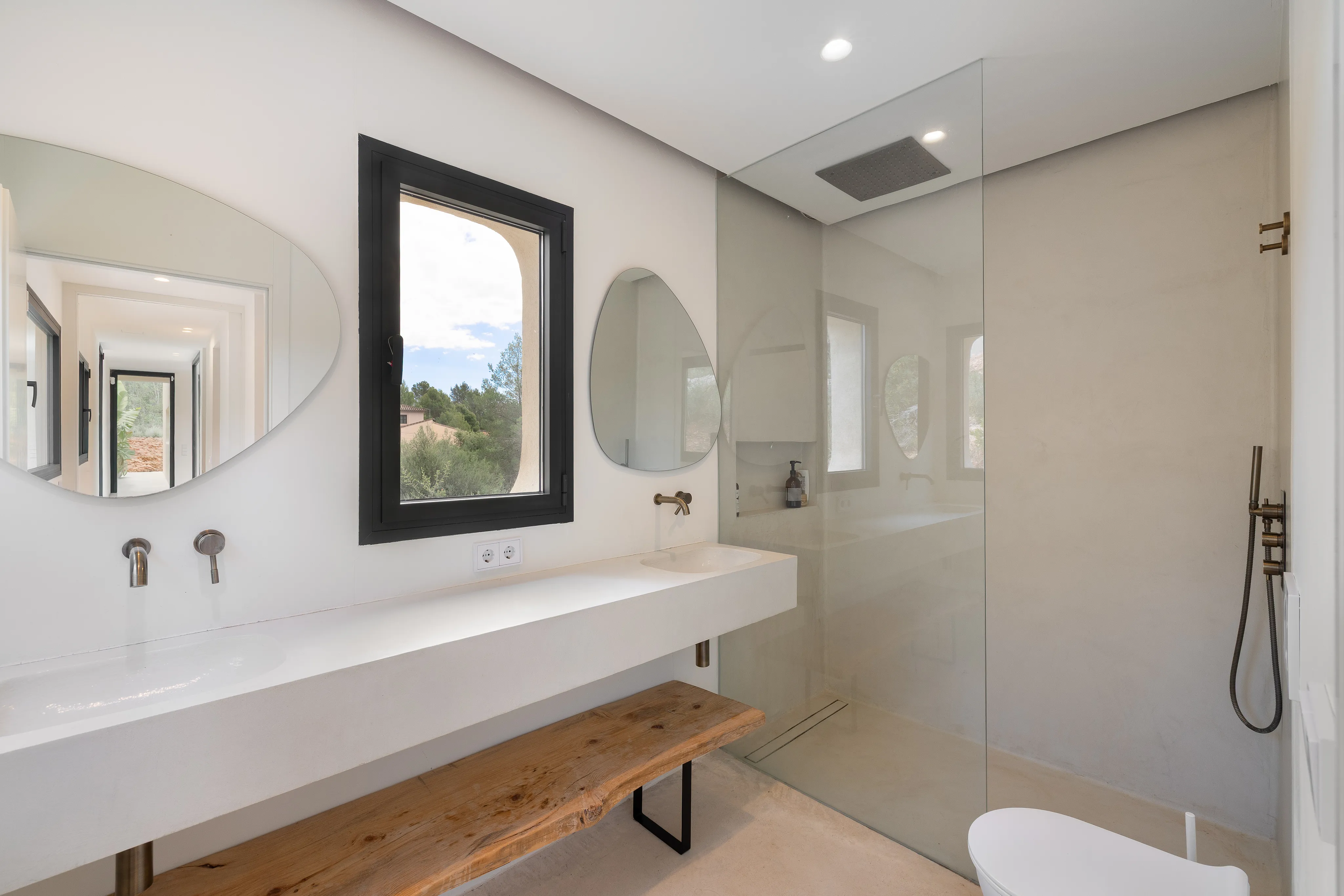 Retro-moderne villa met uitzicht in Sa Coma-16