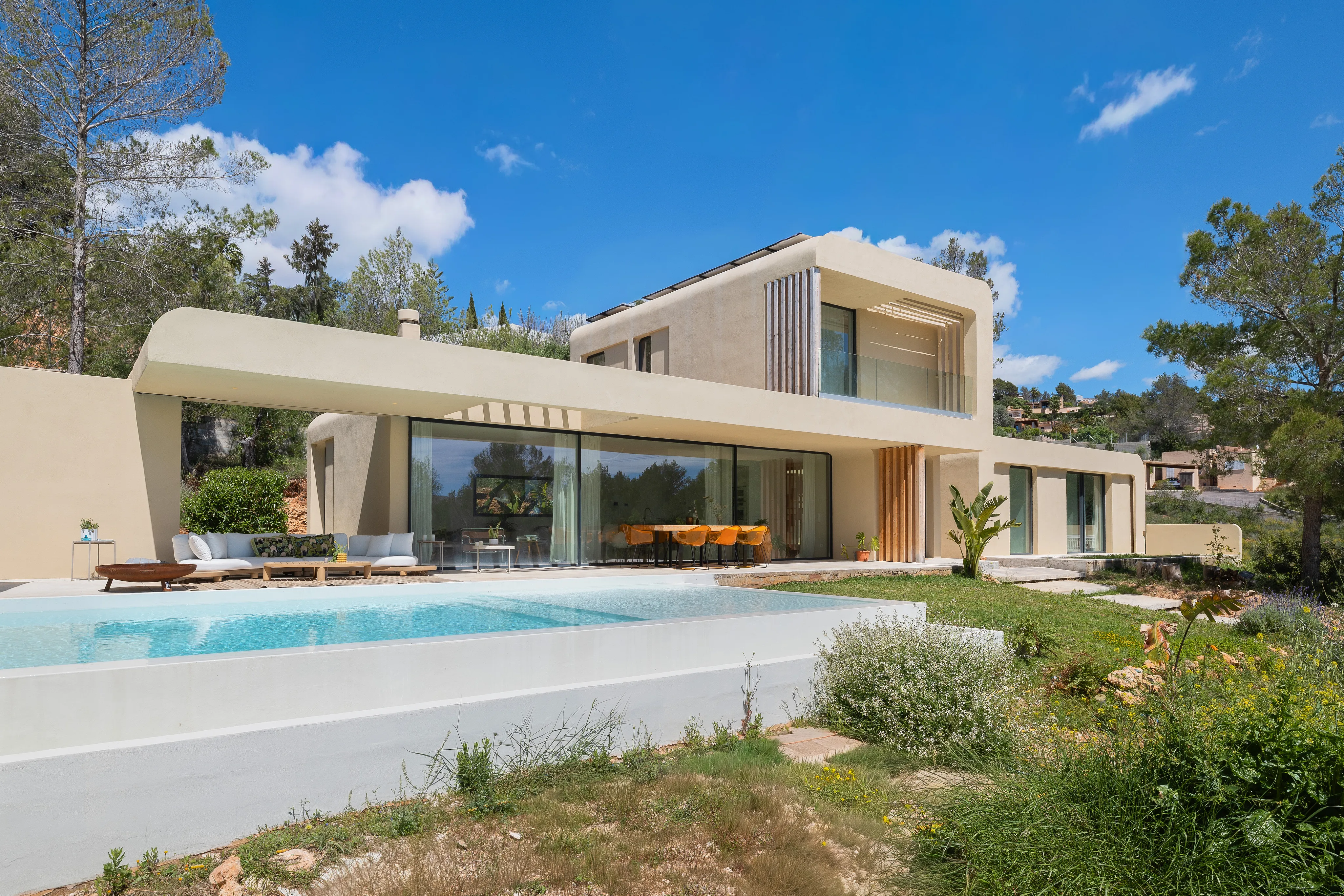Retro-moderne villa met uitzicht in Sa Coma-1