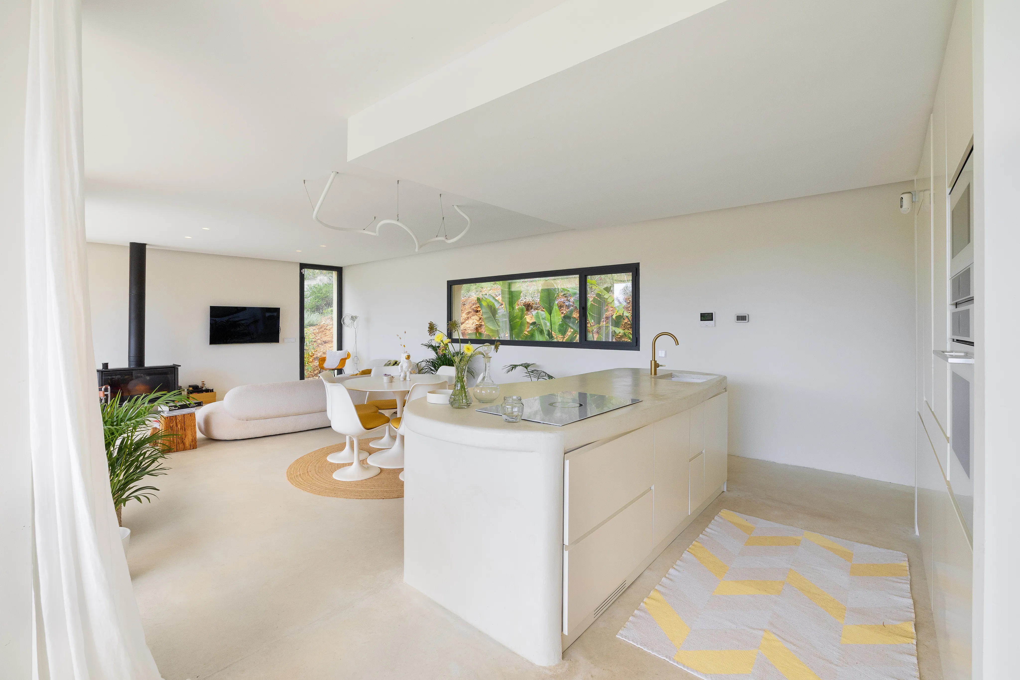 Retro-moderne villa met uitzicht in Sa Coma-5