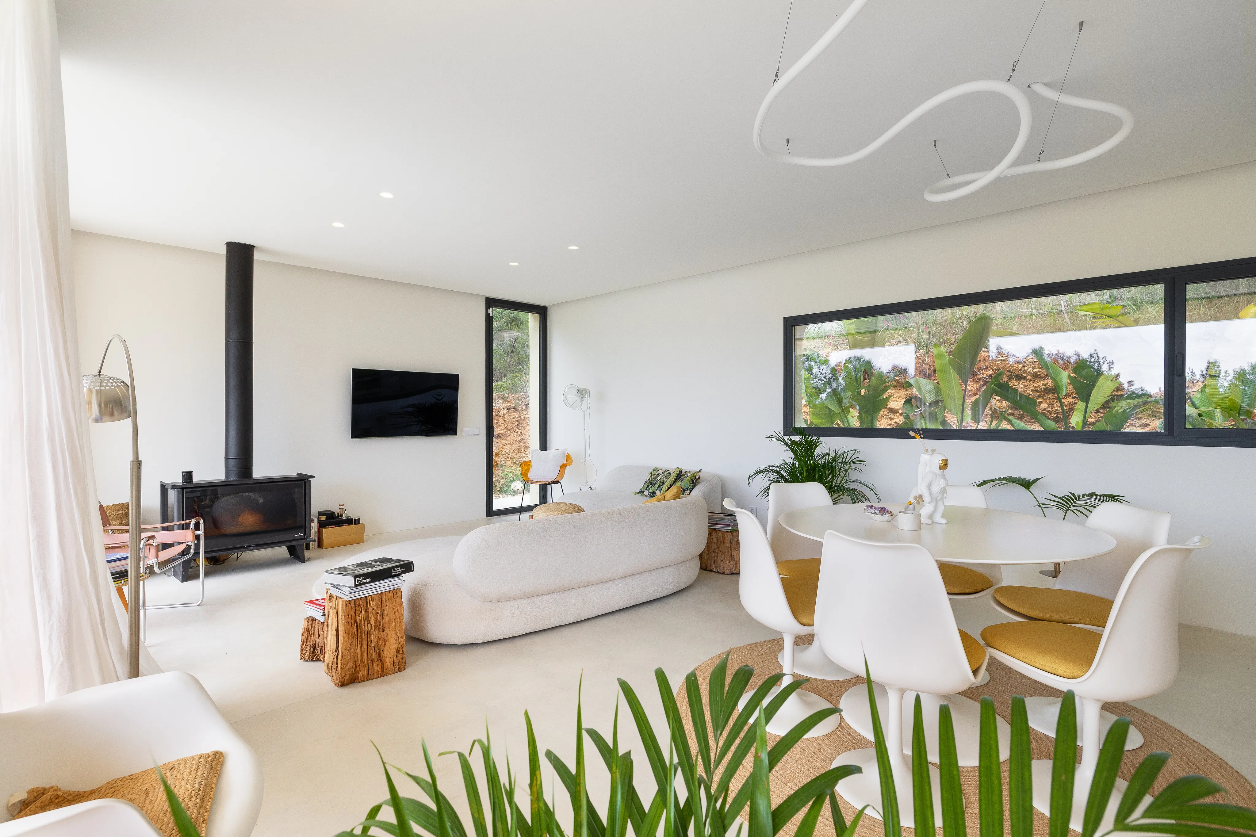 Retro-moderne villa met uitzicht in Sa Coma-6