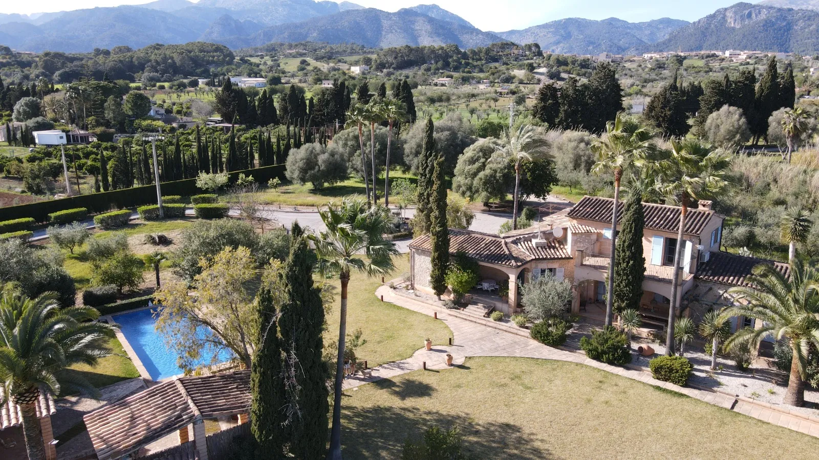 Charming and well-Maintained finca with ETV rental license and panoramic views in Moscari-1