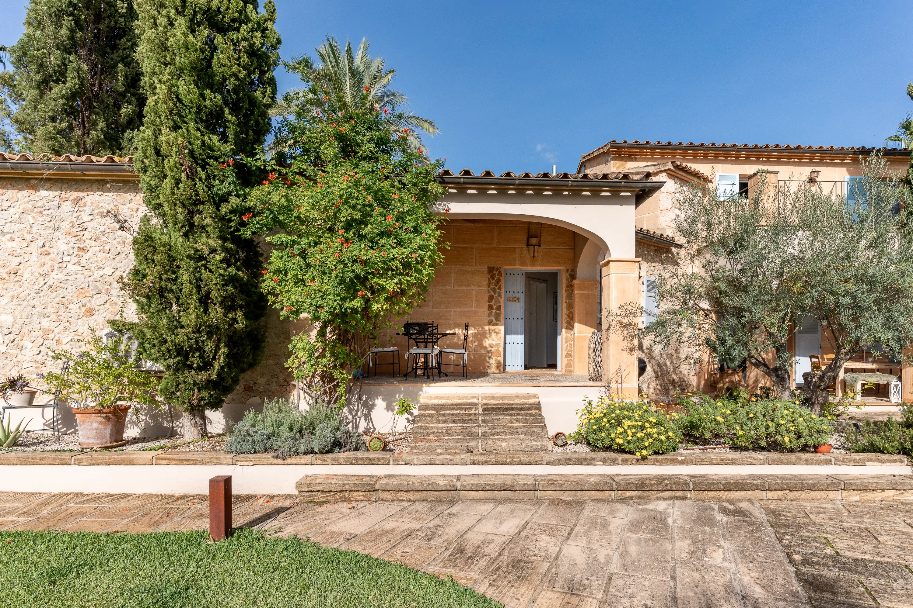 Charming and well-Maintained finca with ETV rental license and panoramic views in Moscari-3