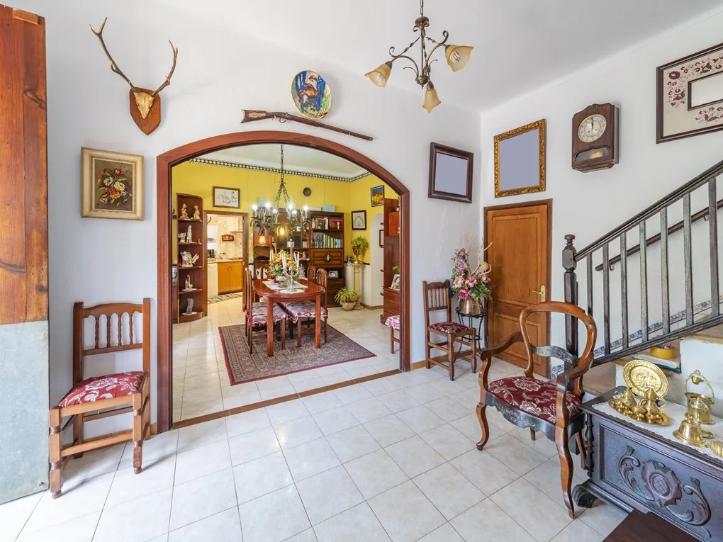 Traditional mallorquin house with stunning views towards historic Sóller.-8