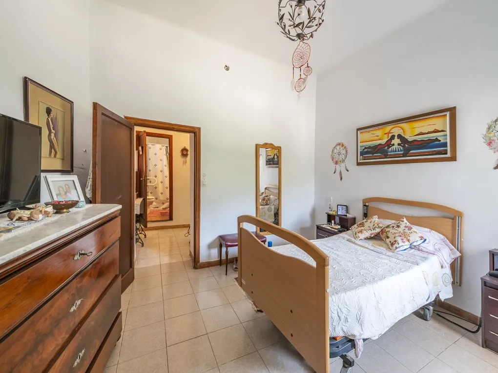 Traditional mallorquin house with stunning views towards historic Sóller.-10