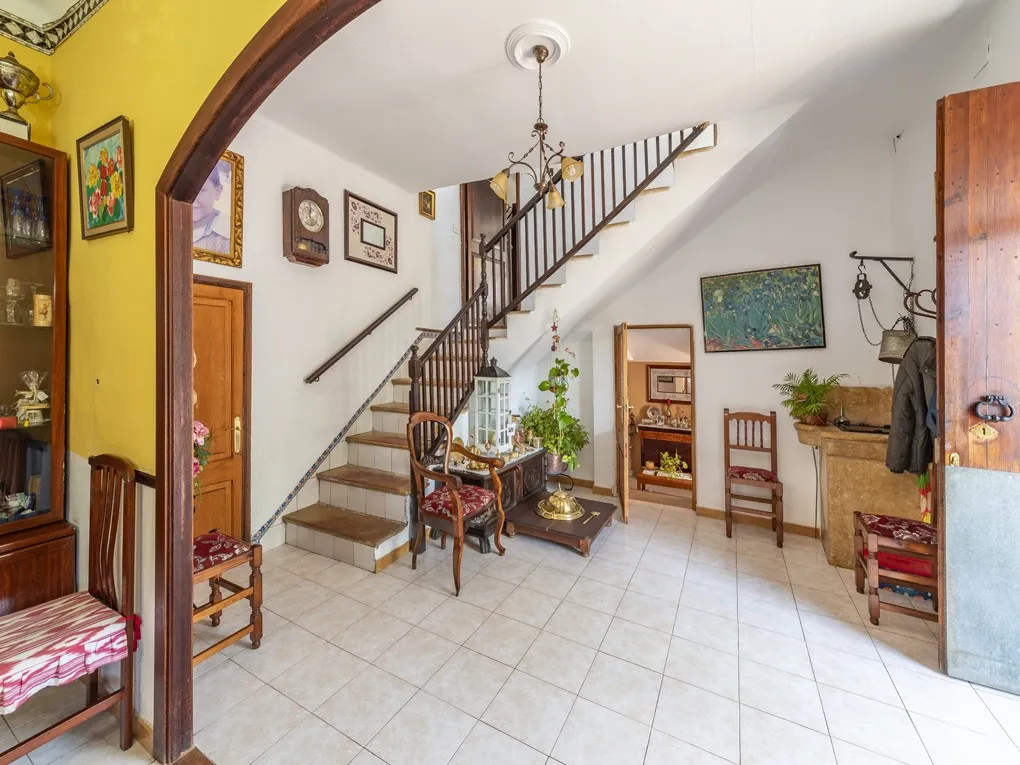 Traditional mallorquin house with stunning views towards historic Sóller.-9