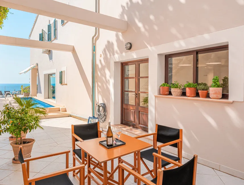 Mediterrane villa met fantastisch uitzicht op de haven-14