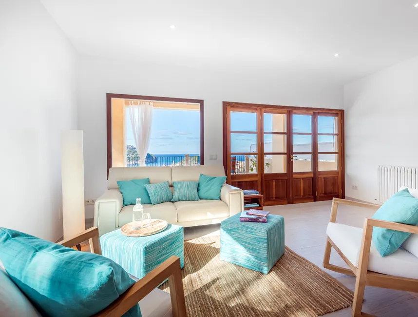 Middelhavsvilla med fantastisk udsigt over havnen - Holiday Rental ETV/4940-5