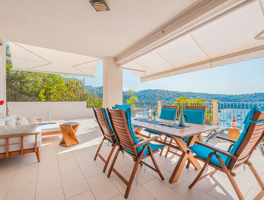 Mediterrane villa met fantastisch uitzicht op de haven-3