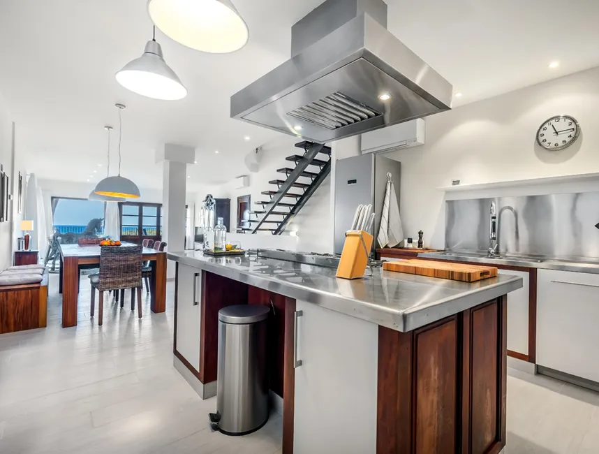 Mediterrane villa met fantastisch uitzicht op de haven-6