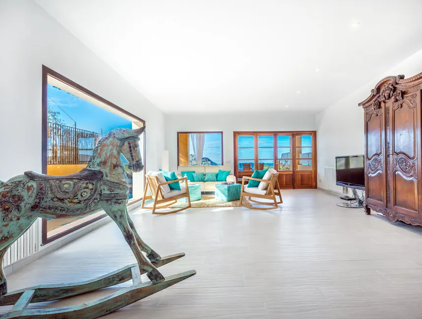 Mediterrane villa met fantastisch uitzicht op de haven-4