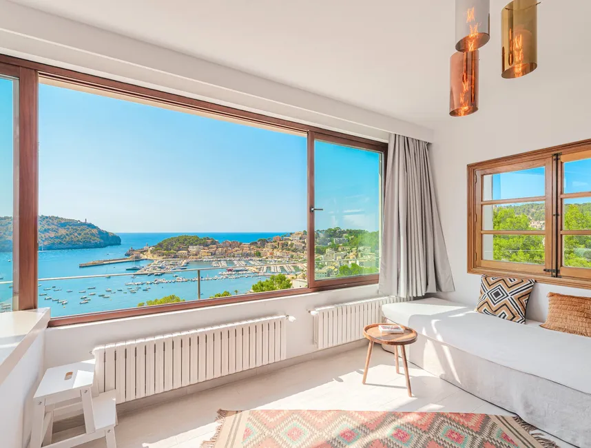 Mediterrane villa met fantastisch uitzicht op de haven-13