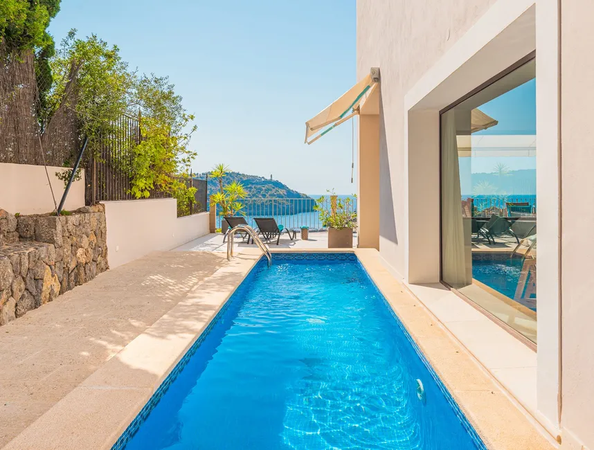 Mediterrane villa met fantastisch uitzicht op de haven-15