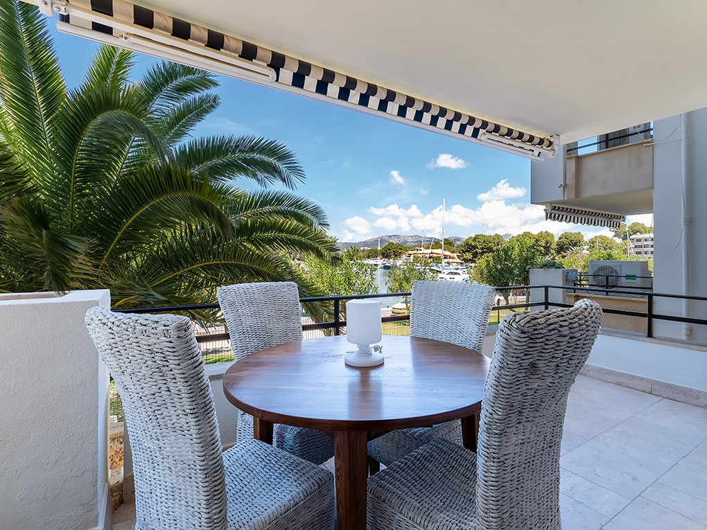 Appartement vue mer dans la marina