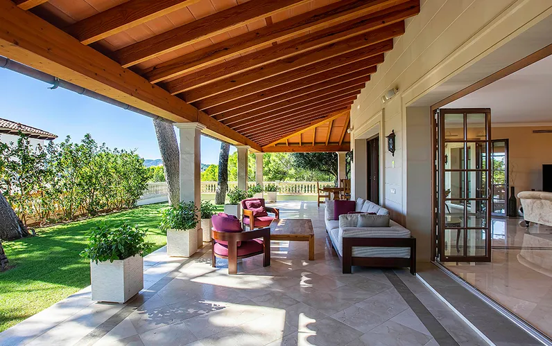 Luksusowa willa z widokiem na morze i góry