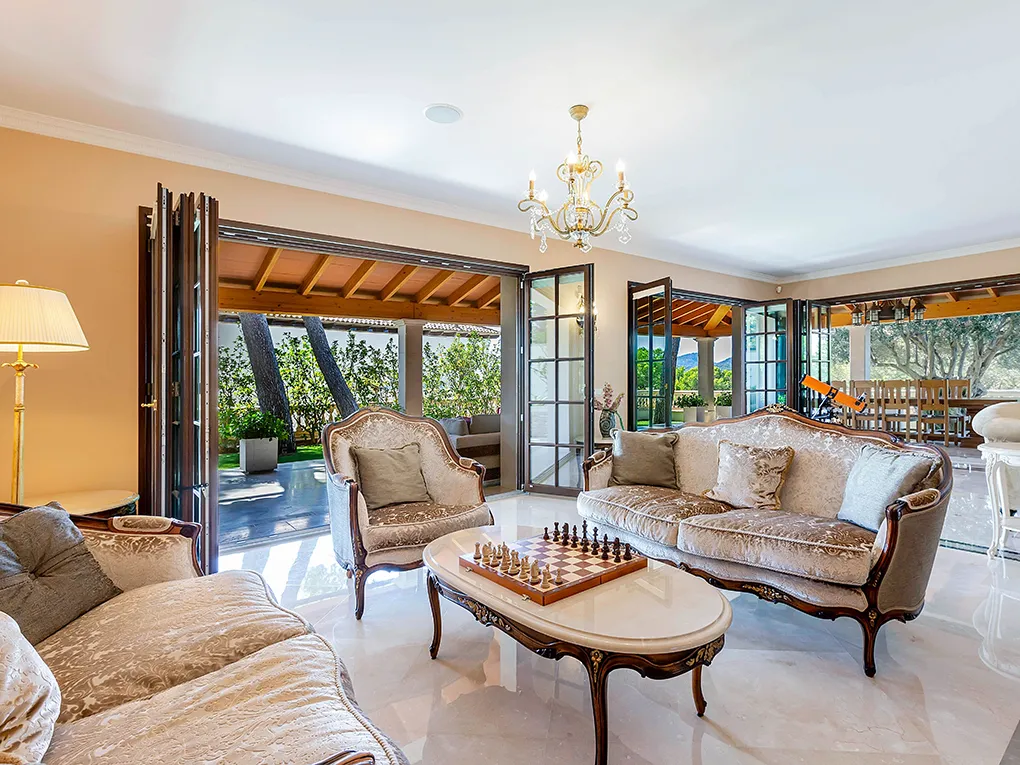 Luksusowa willa z widokiem na morze i góry-5