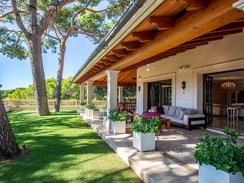 Luksusowa willa z widokiem na morze i góry-9