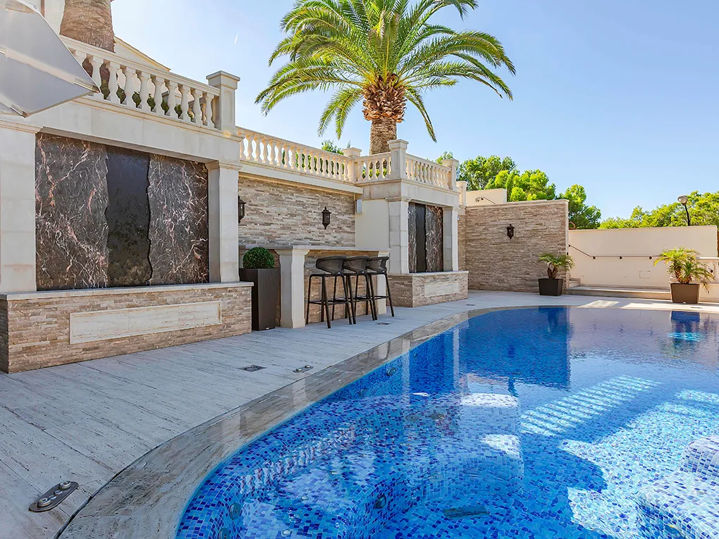 Luksusowa willa z widokiem na morze i góry-14