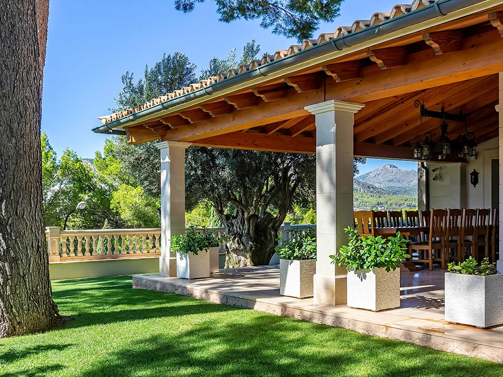 Luksusowa willa z widokiem na morze i góry-15