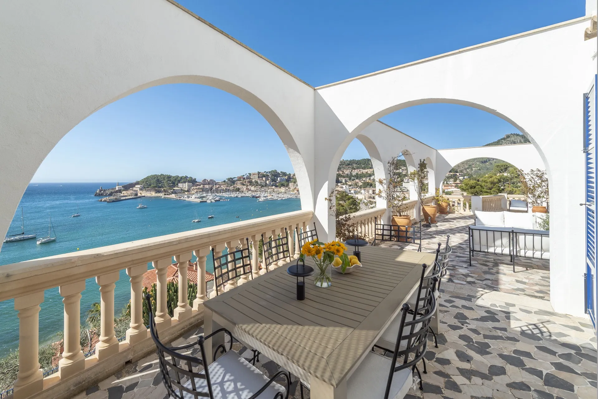 VILLA MED SPEKTAKULÄR HAVSUTSIKT I PUERTO DE SÓLLER-1