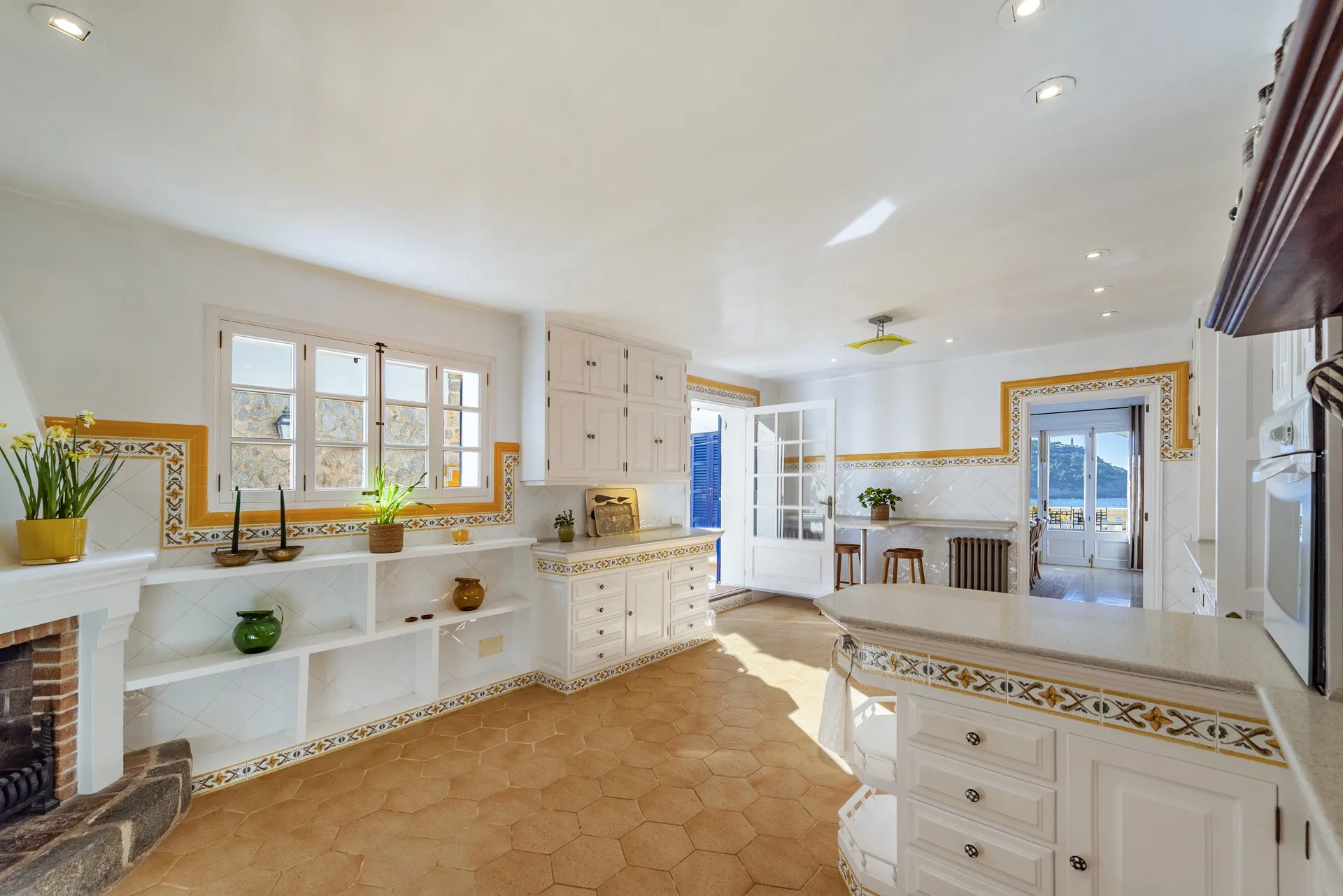 VILLA MED SPEKTAKULÄR HAVSUTSIKT I PUERTO DE SÓLLER-8