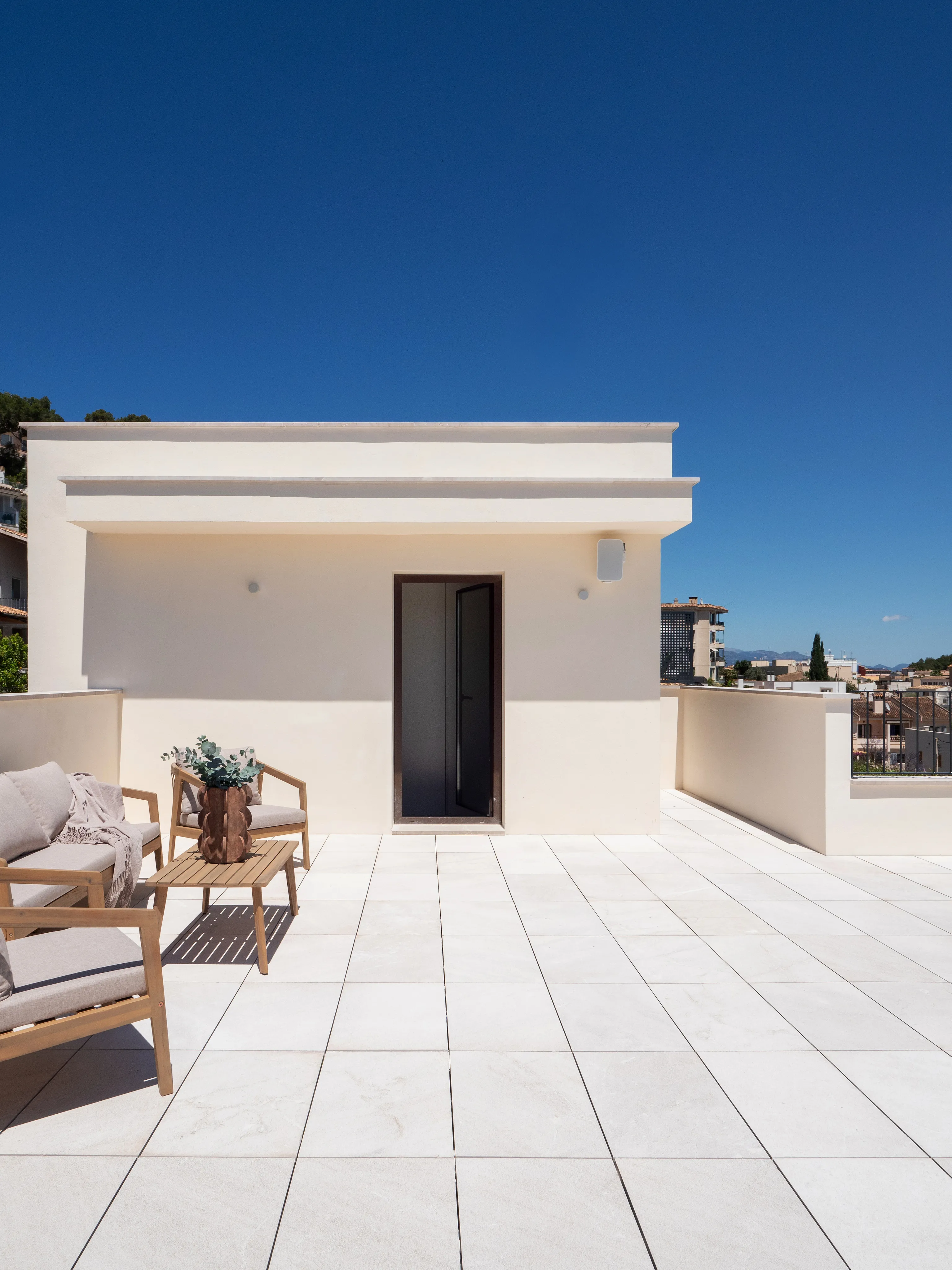 Exquisite contemporary villa with bay views in Génova-23