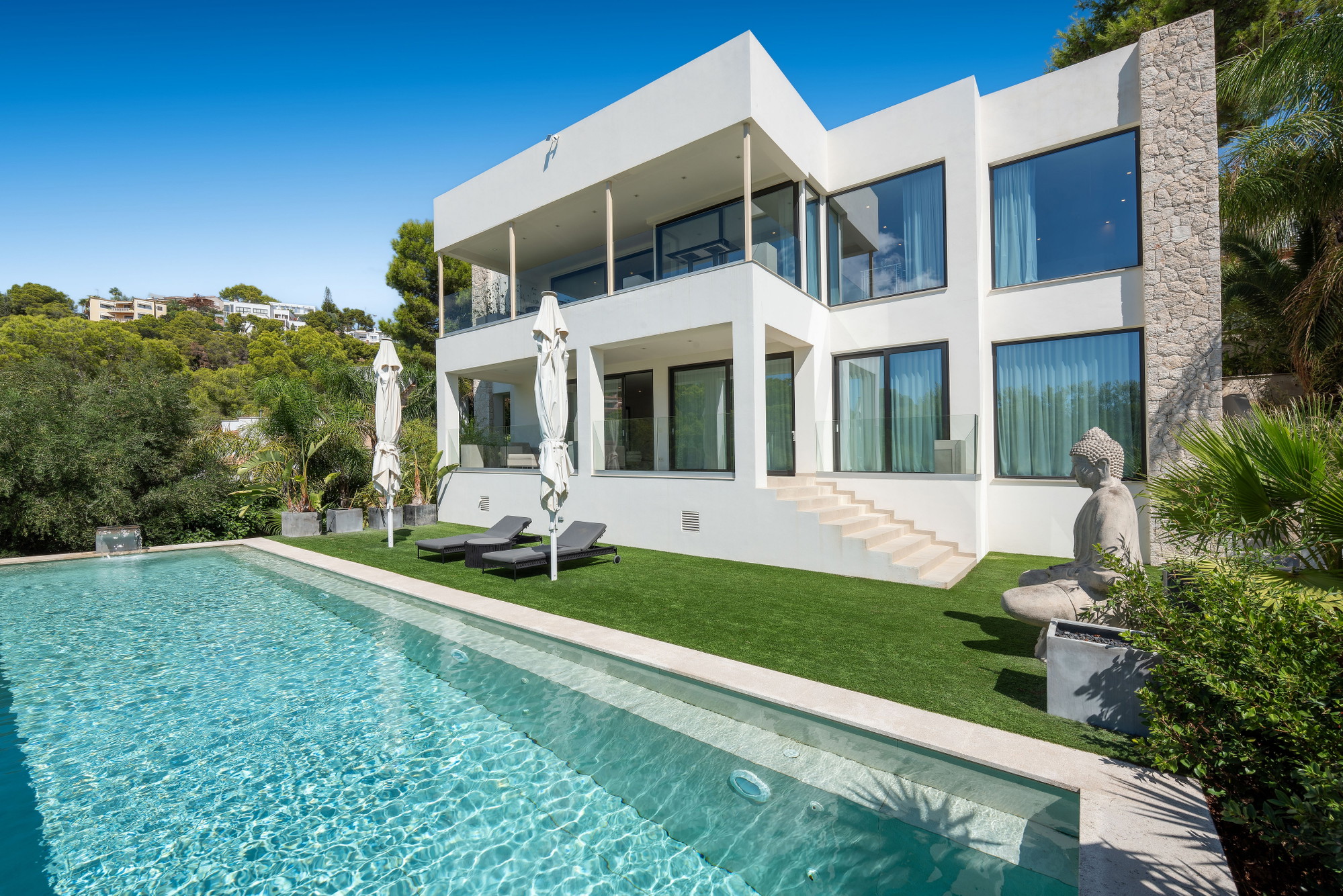 Stilvolle neuwertige Villa mit Meerblick in Costa d’en Blanes