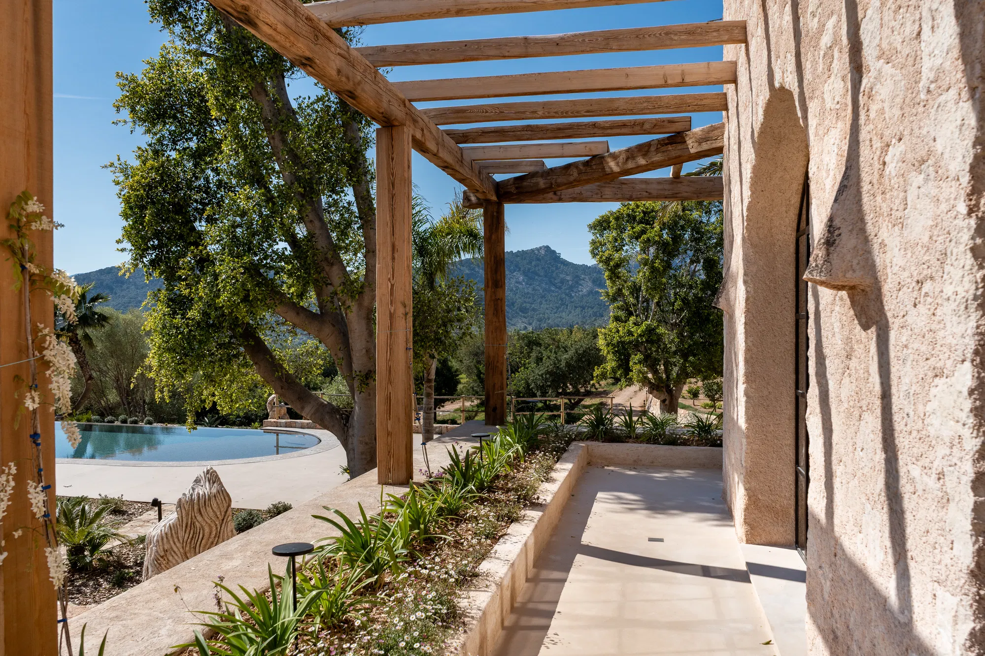 The ultimate mallorcan sanctuary: contemporary elegance and refined living-22