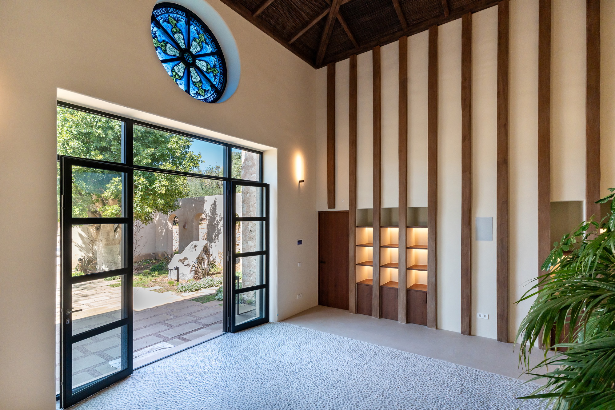 The ultimate mallorcan sanctuary: contemporary elegance and refined living-15