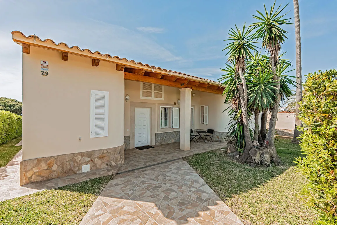 Medelhavsdrömhem precis vid havet - villa i Porto Cristo Novo-11