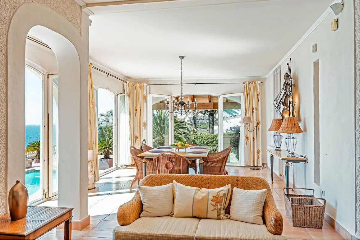 Medelhavsdrömhem precis vid havet - villa i Porto Cristo Novo-6