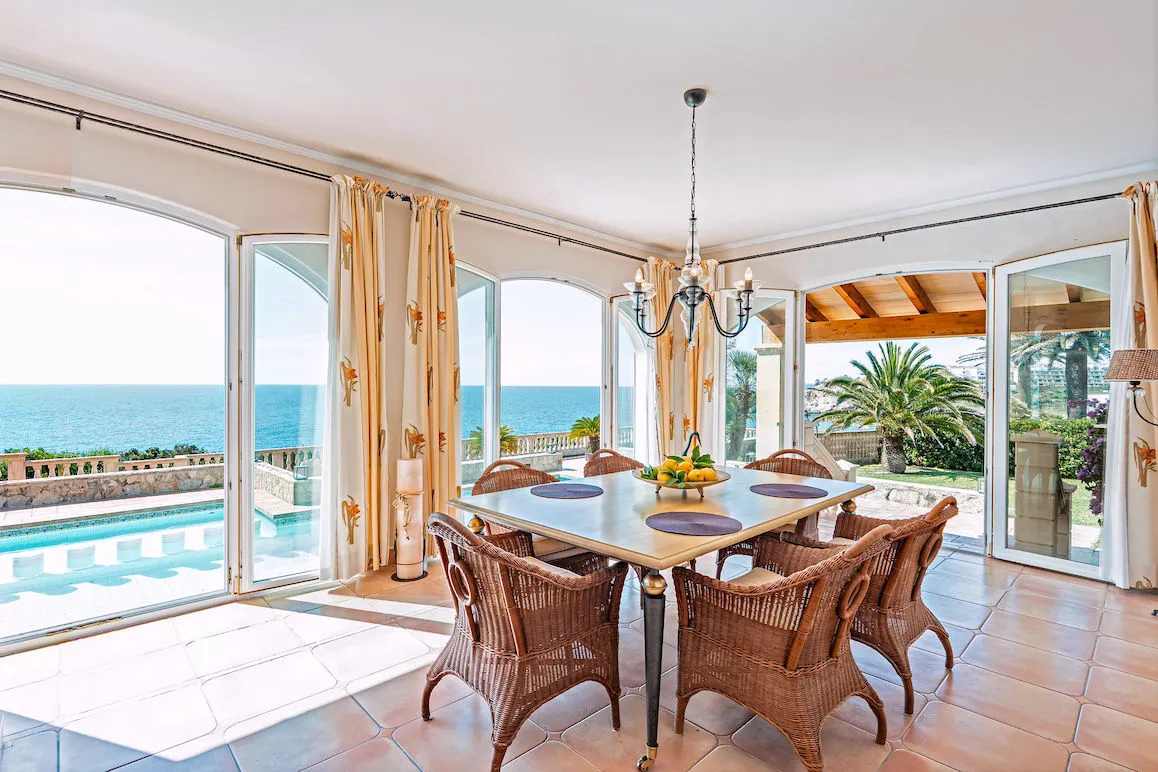 Medelhavsdrömhem precis vid havet - villa i Porto Cristo Novo-3