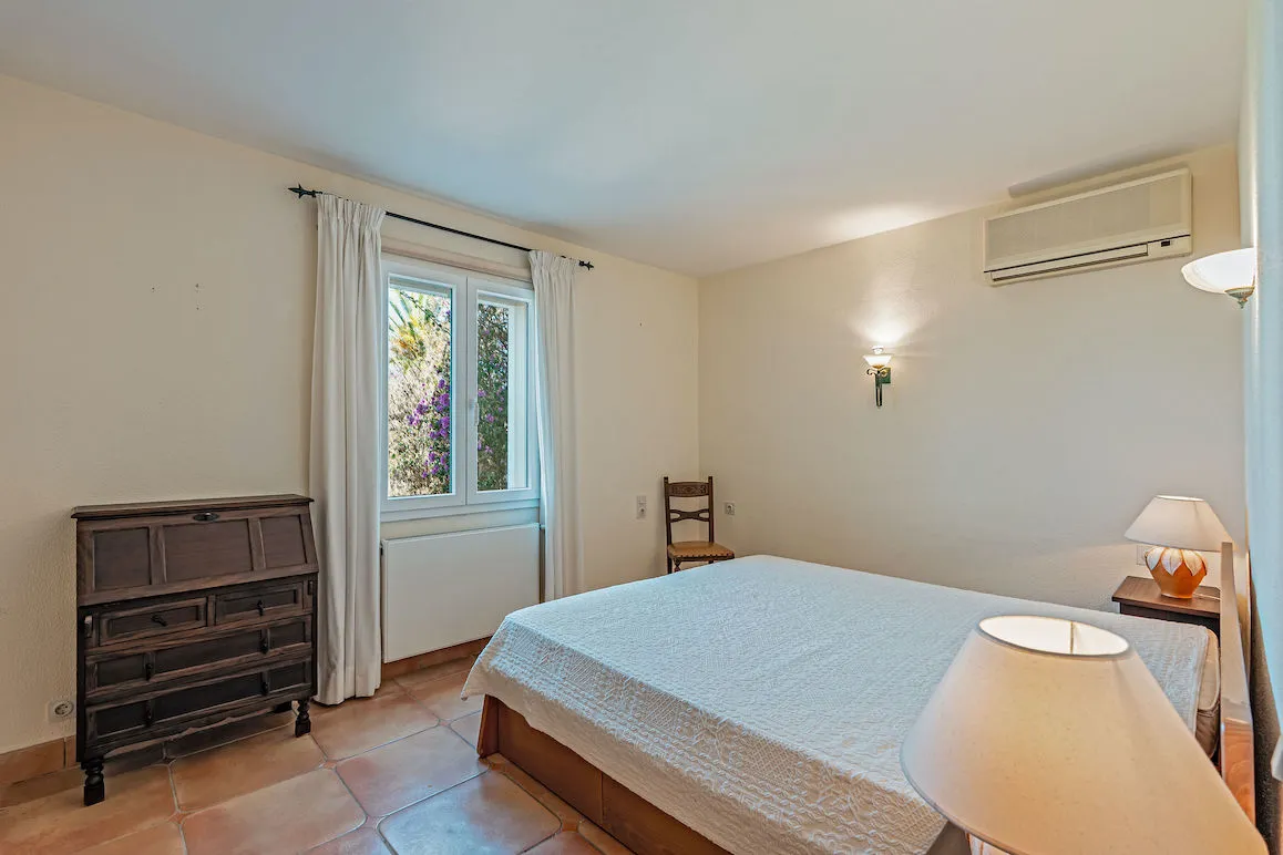 Medelhavsdrömhem precis vid havet - villa i Porto Cristo Novo-10