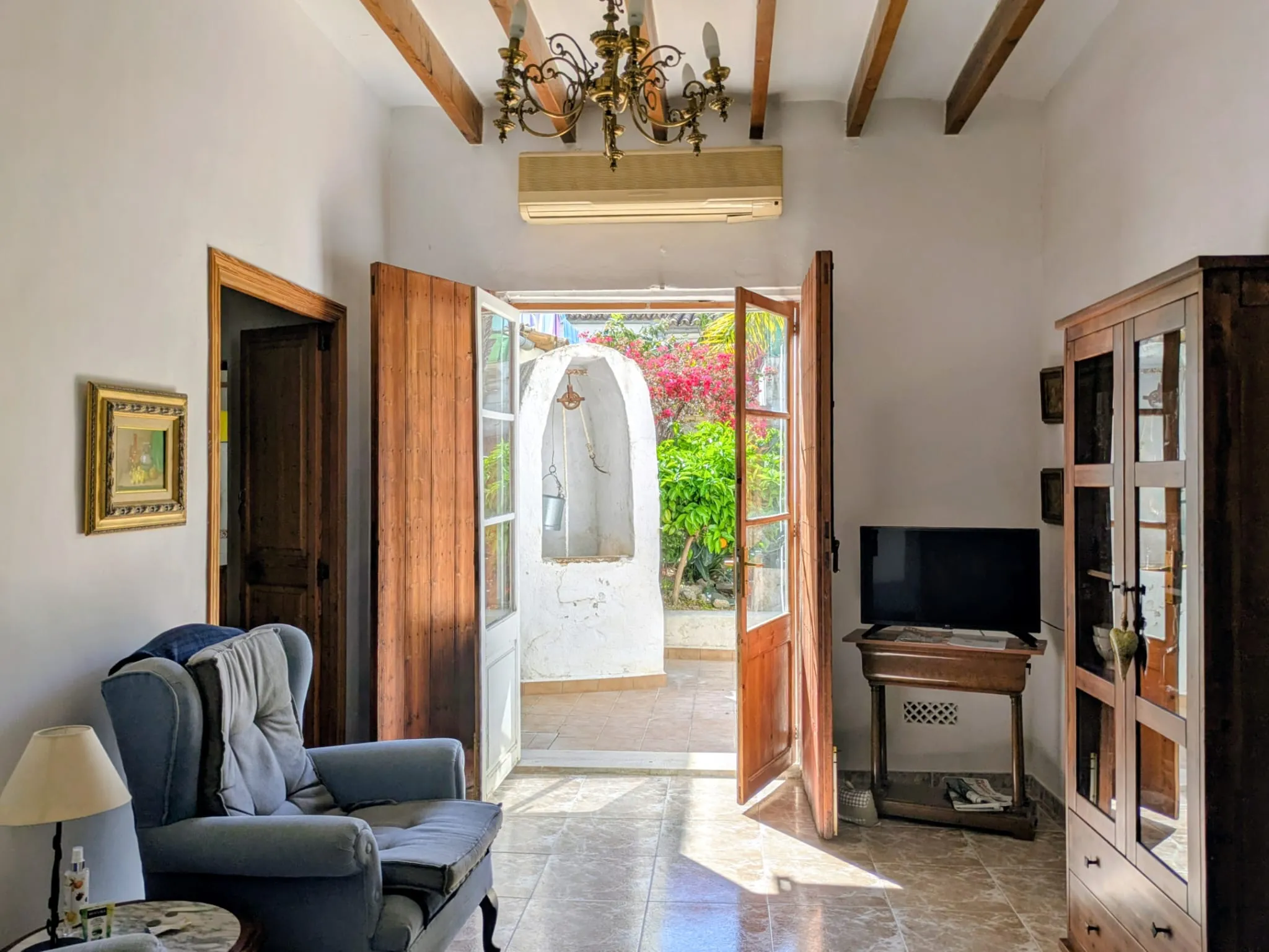 Duża kamienica z ogrodem i kuchnią na świeżym powietrzu w Consell-2