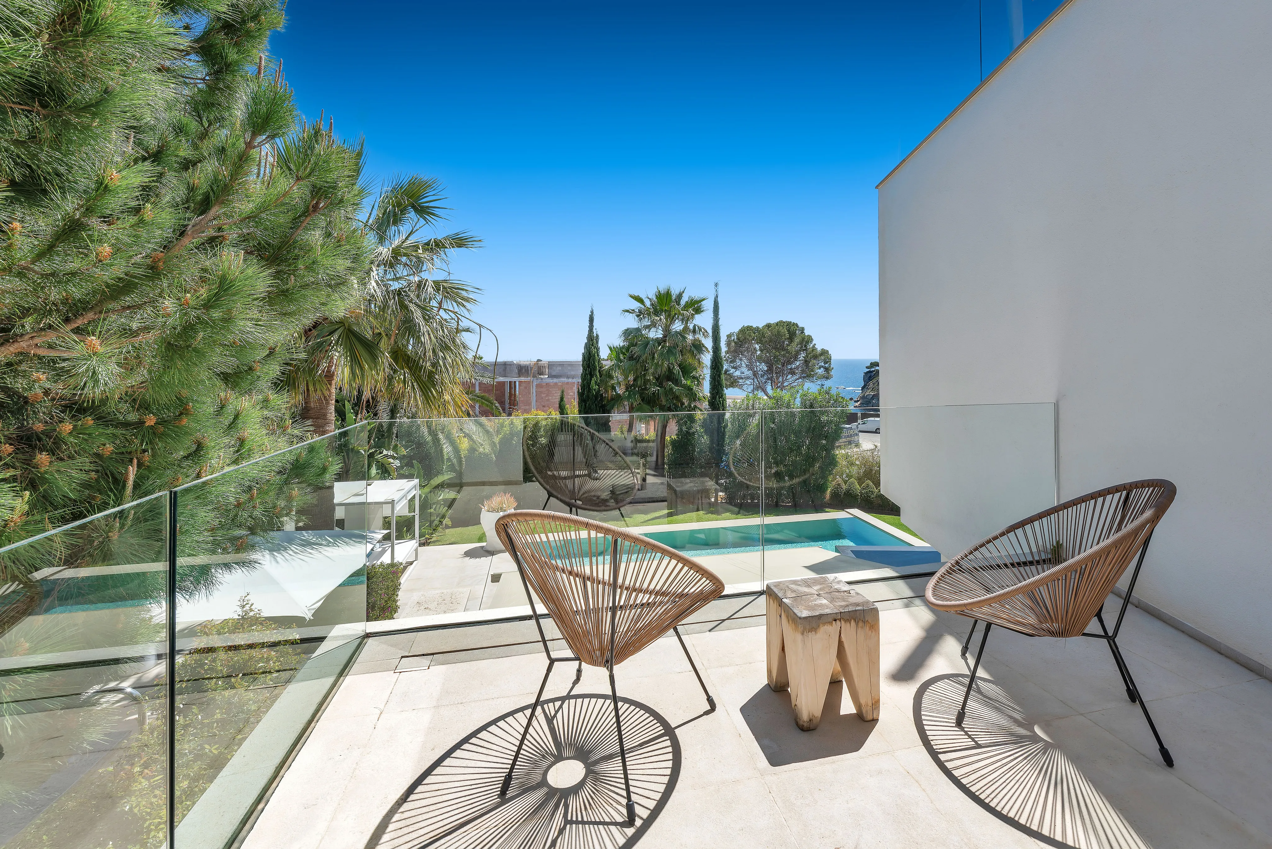 Villa moderna con fantastica vista sul mare in una posizione privilegiata-16