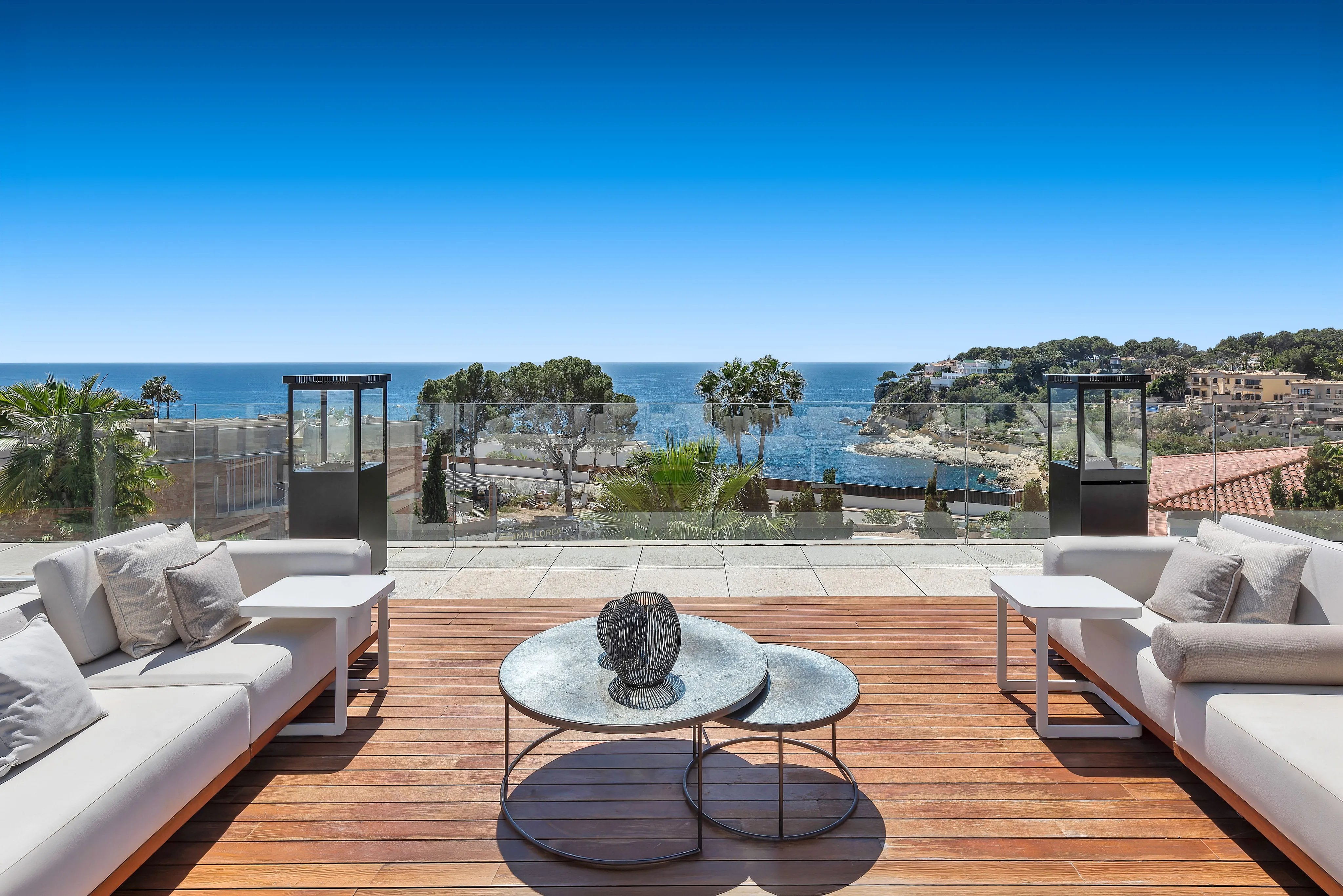 Villa moderna con fantastica vista sul mare in una posizione privilegiata-1