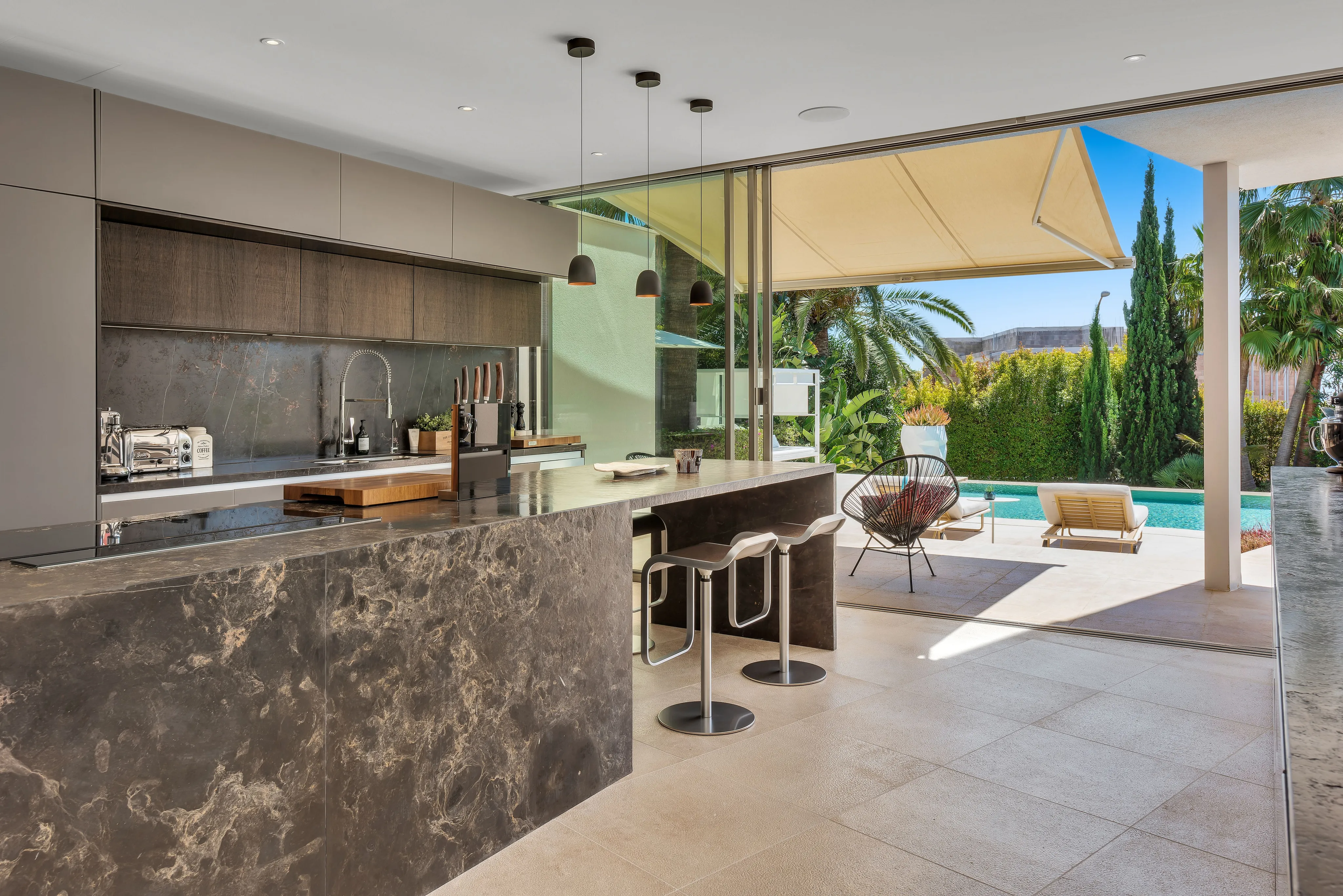 Villa moderna con fantastica vista sul mare in una posizione privilegiata-9