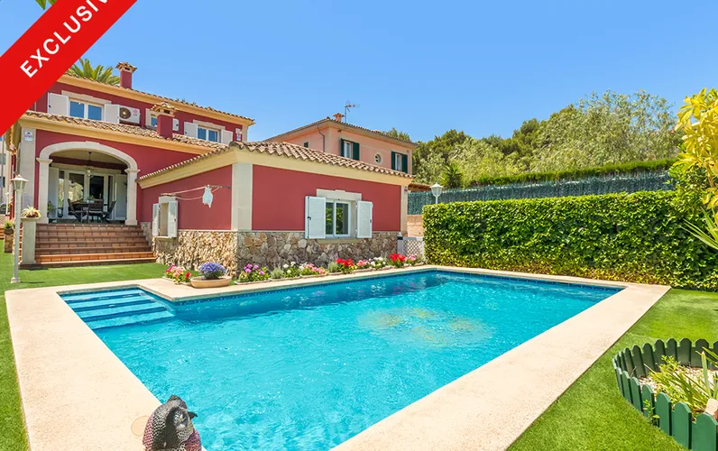 Beautiful villa with pool in privileged area