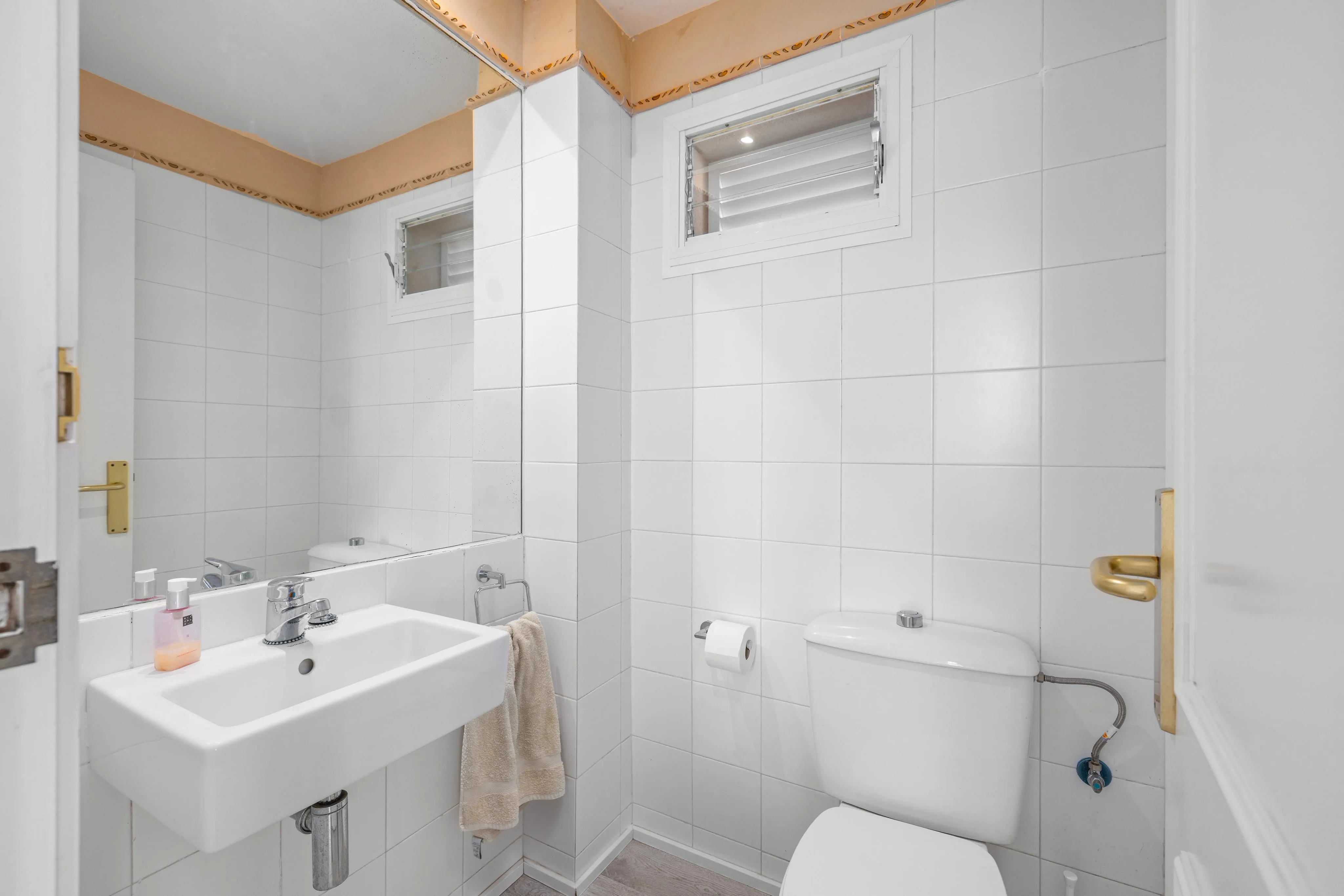 Villa in first sea line with impressive views-16