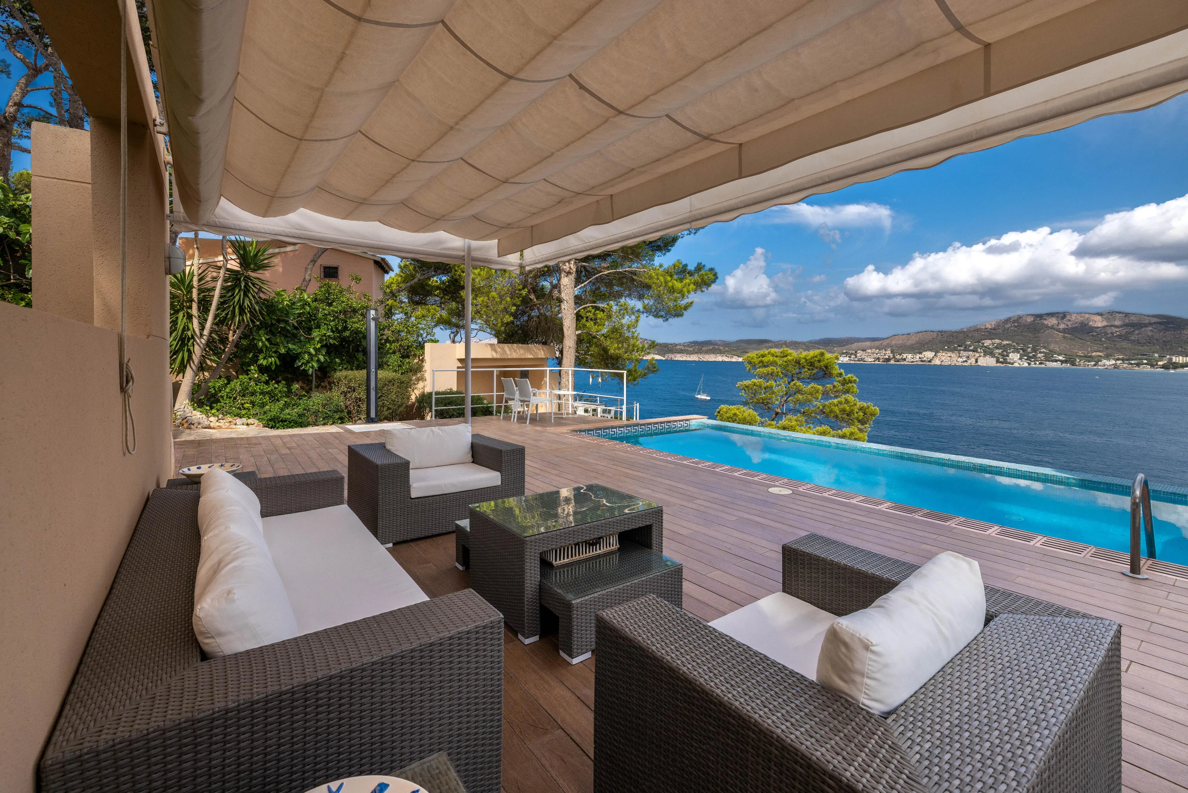 Villa in first sea line with impressive views-2