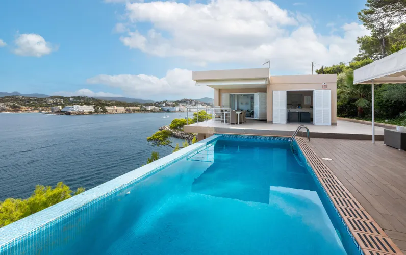 Rustik villa med fantastisk panoramautsikt