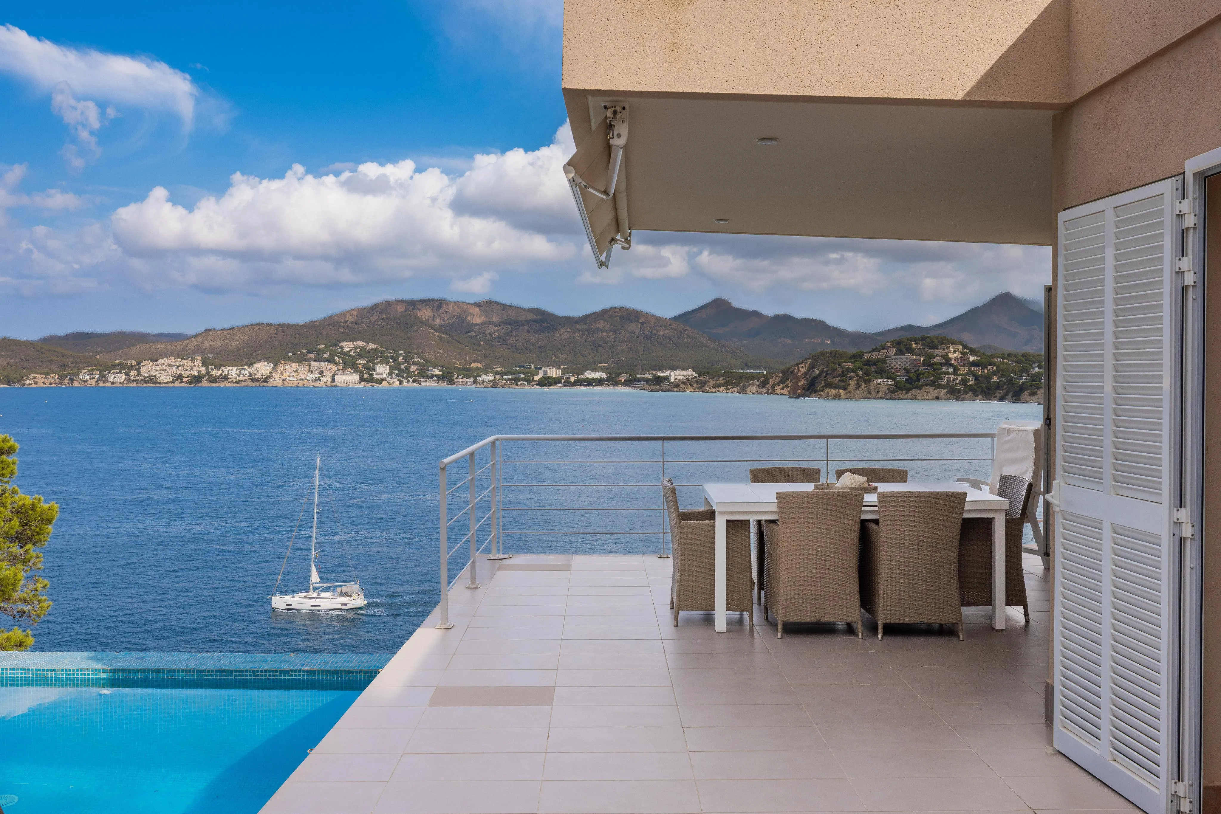 Villa in first sea line with impressive views-17